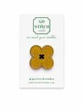 Gold Clover Needleminder